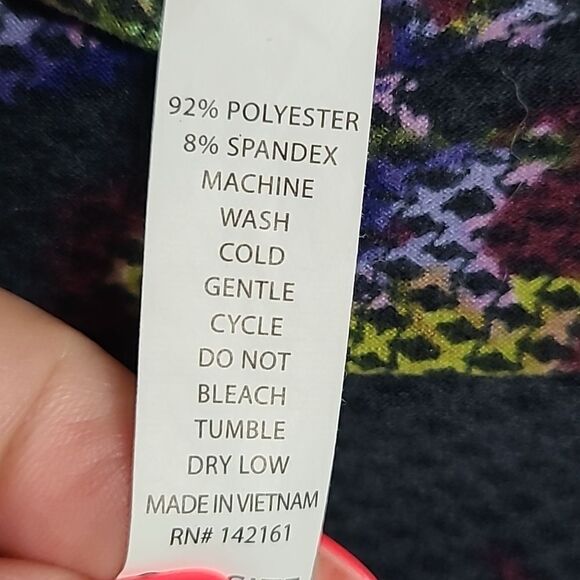 LuLaRoe One Size Legging Cross Stitch Needlepoint Floral Navy Blue Stretch Pants - Picture 7 of 7